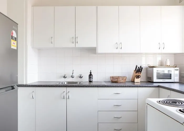 Sunny Apartment In Quiet And Green Neighbourhood